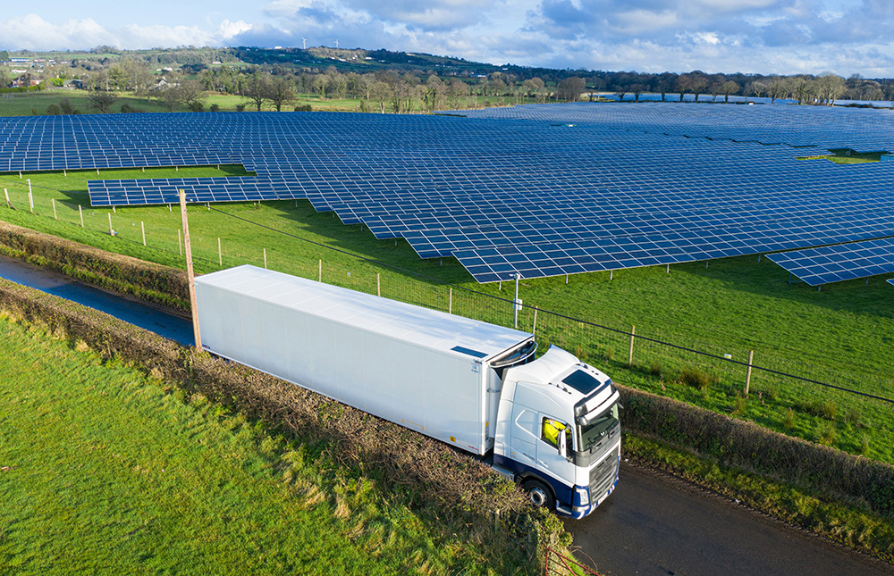 Refrigerated semi trailer with Genie Insights solar panel mounted to the roof